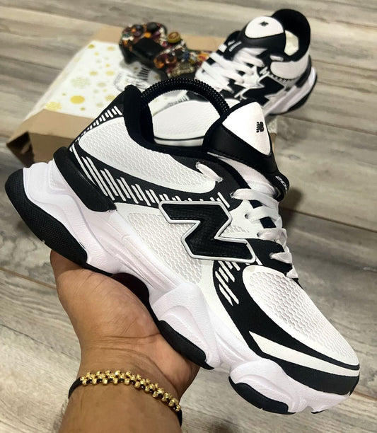 NEW BALANCE 2000 AMC