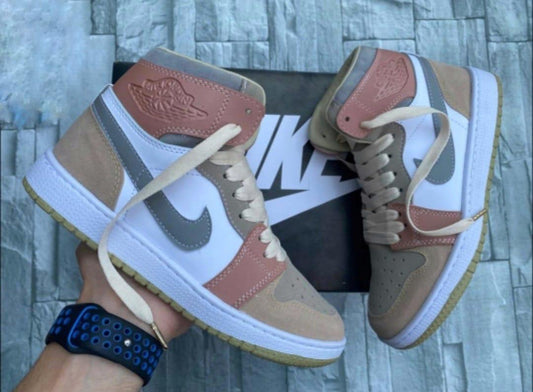 NIKE MT BOTAS