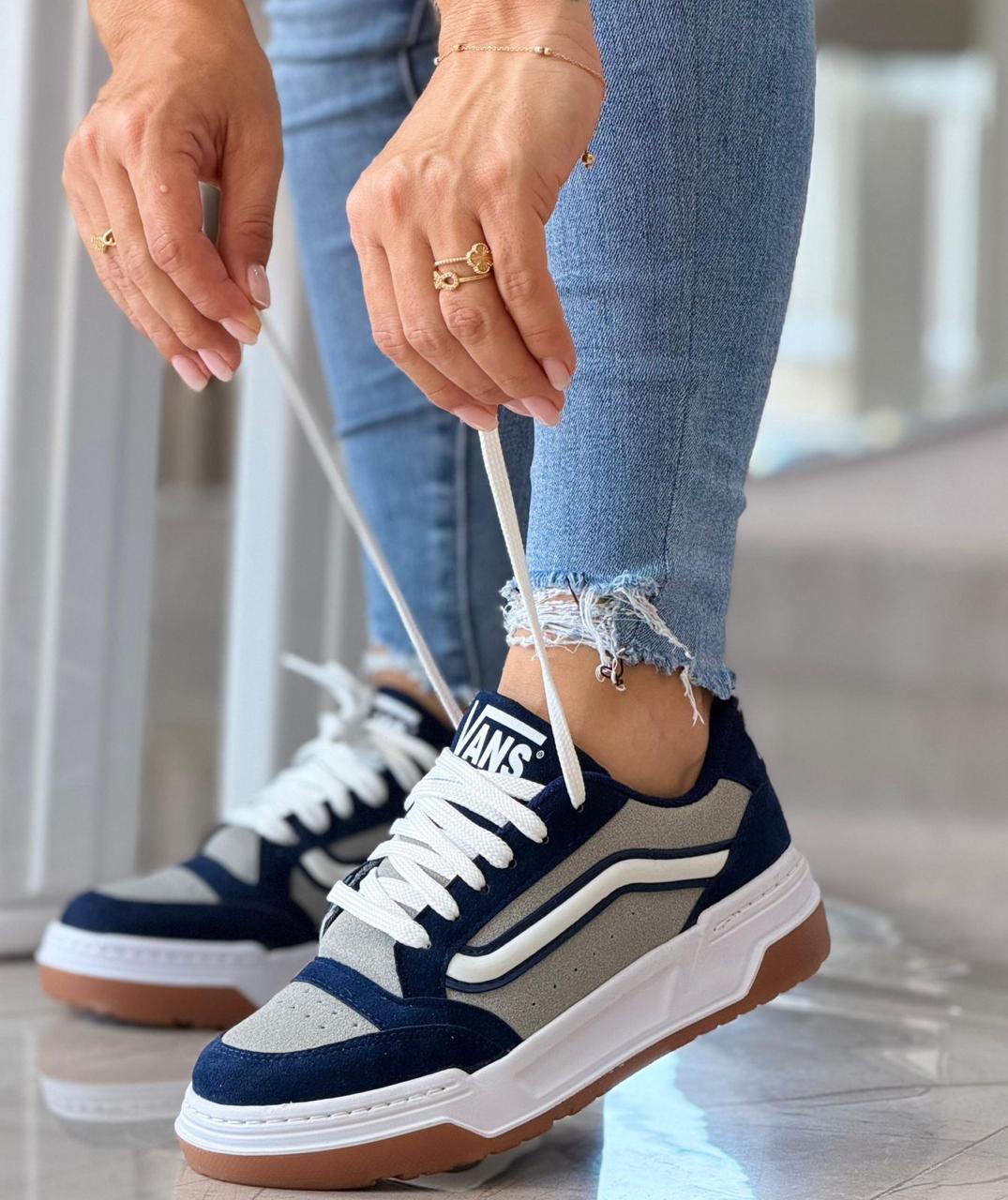 VANS UPLAND