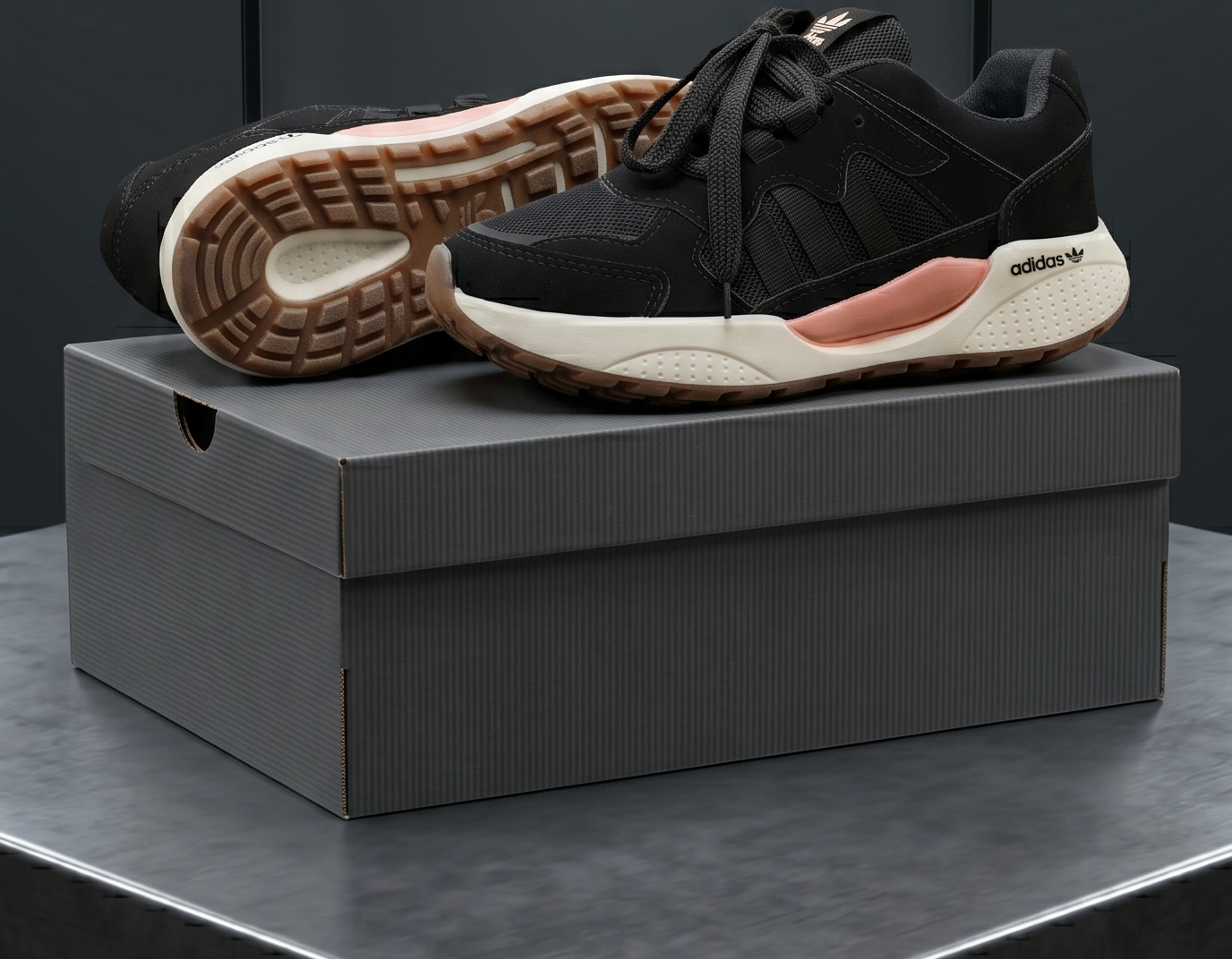 ADIDAS STOMPT