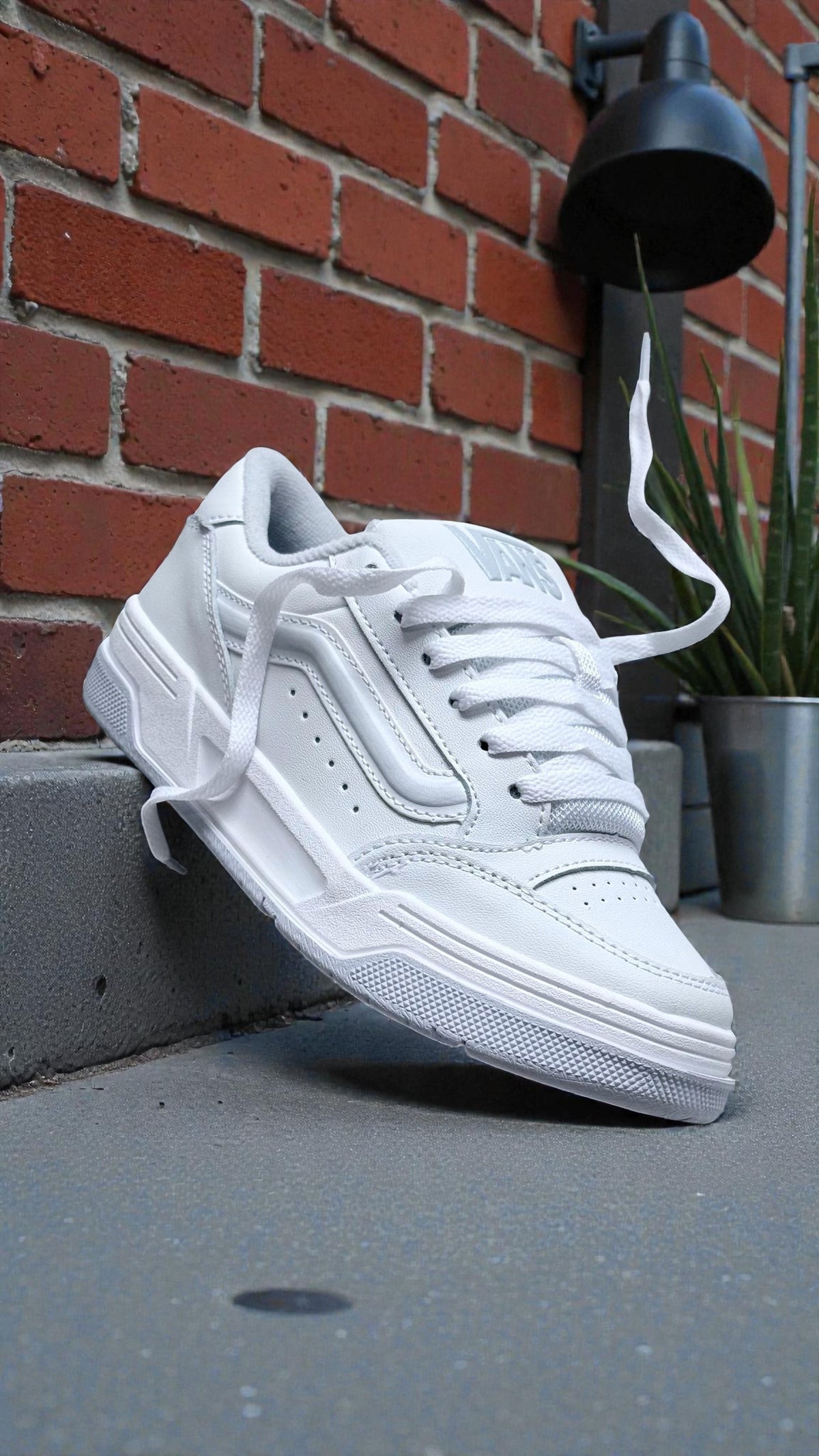VANS HYLANE