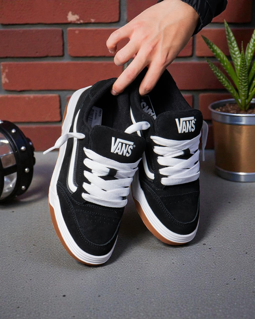 VANS HYLANE