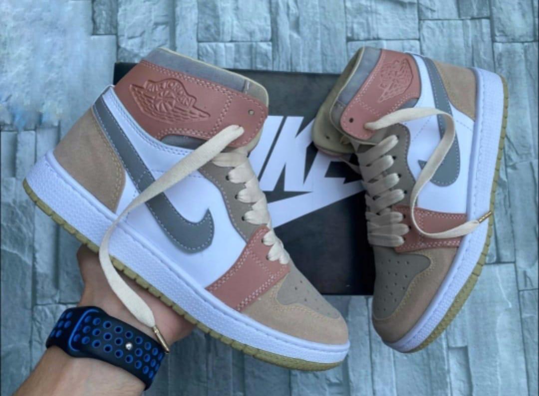 NIKE MT BOTAS