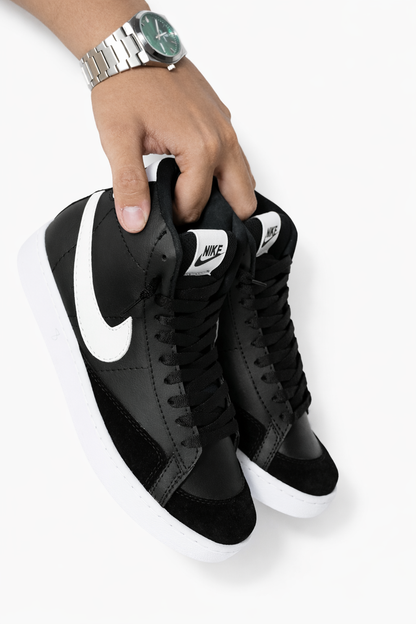 NIKE BLAZER