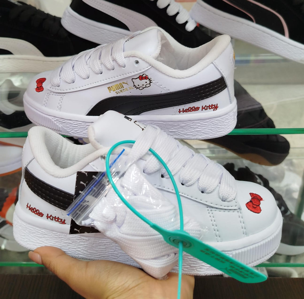 PUMA X HELLO KITTY